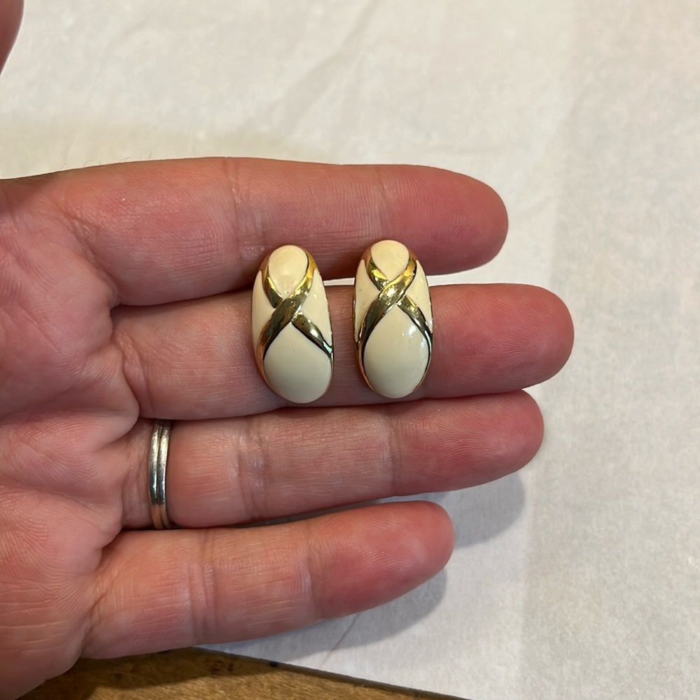 020 Ivory enamel vintage gold earrings